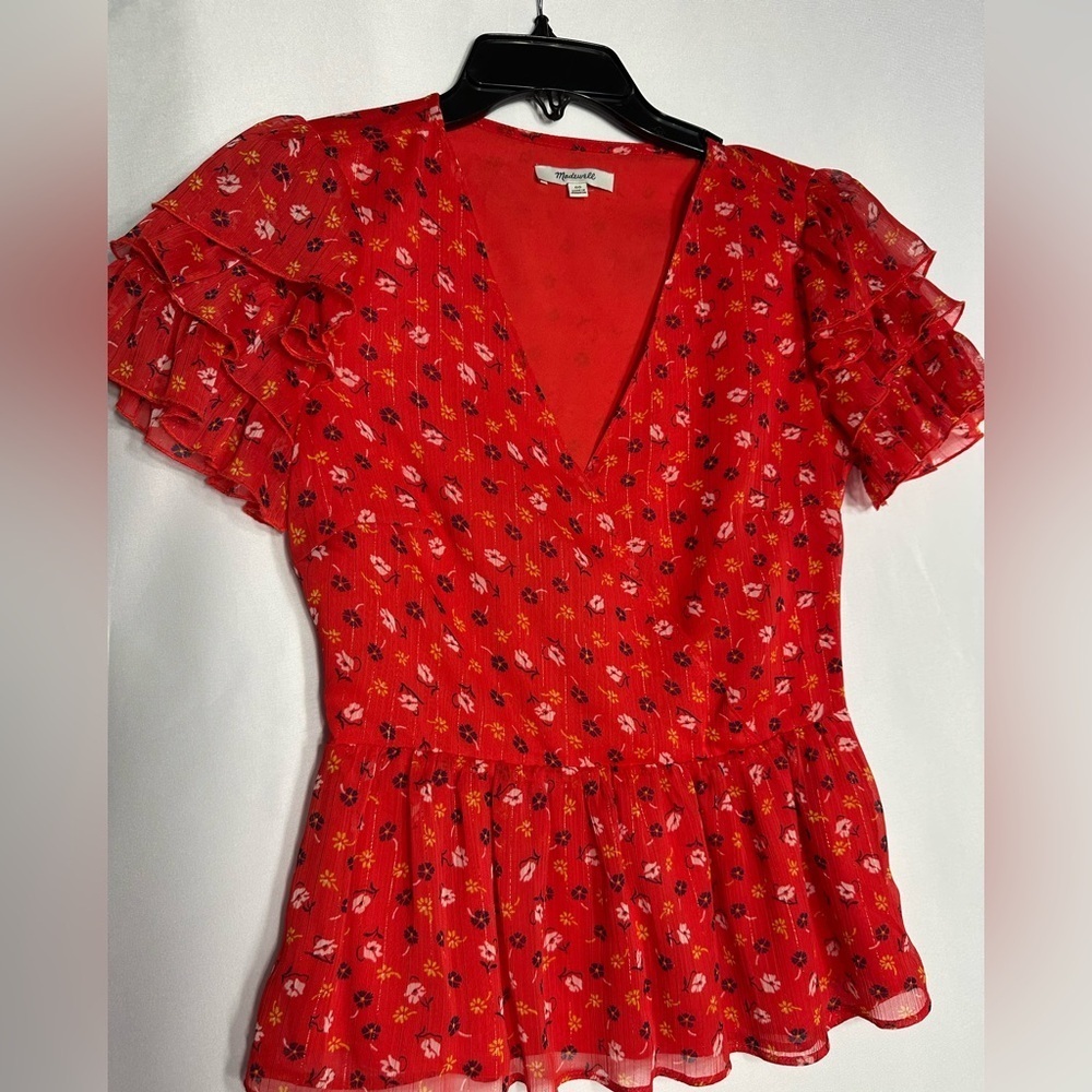 MADWELL Floral Red Ruffle Sleeve Top size 00 pre owned Exellent condition.